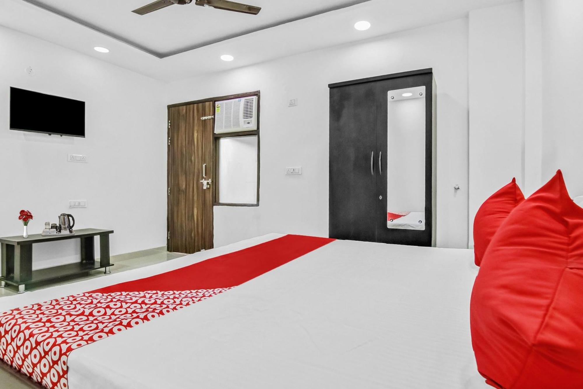 Flagship Hotel Secret Mirage Near Rithala Metro Station Nova Deli Exterior foto